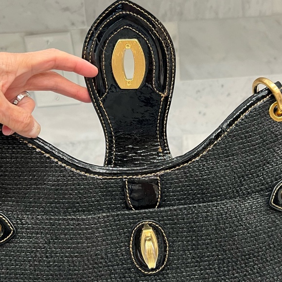 Eric Javits Shenia Black Woven Patent Leather Detail Bag - Picture 5 of 16